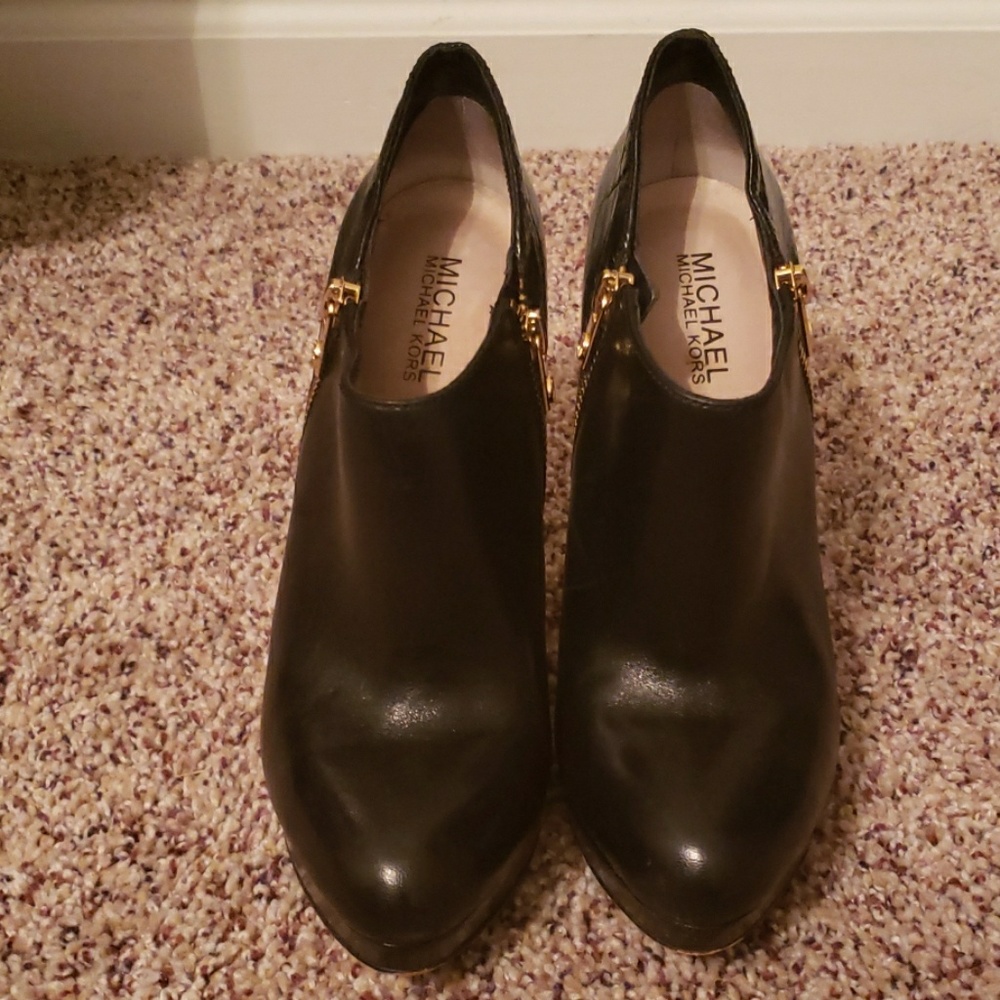Micheal Kors Ankle bootie